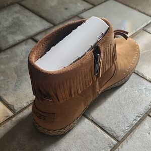 UGG Woman Kennafi Tan  Boots with Moccasin Stitching